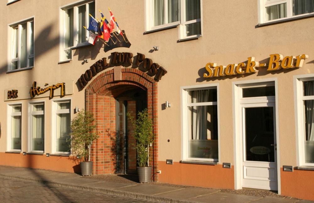 Altstadt Hotel Zur Post Stralsund Esterno foto