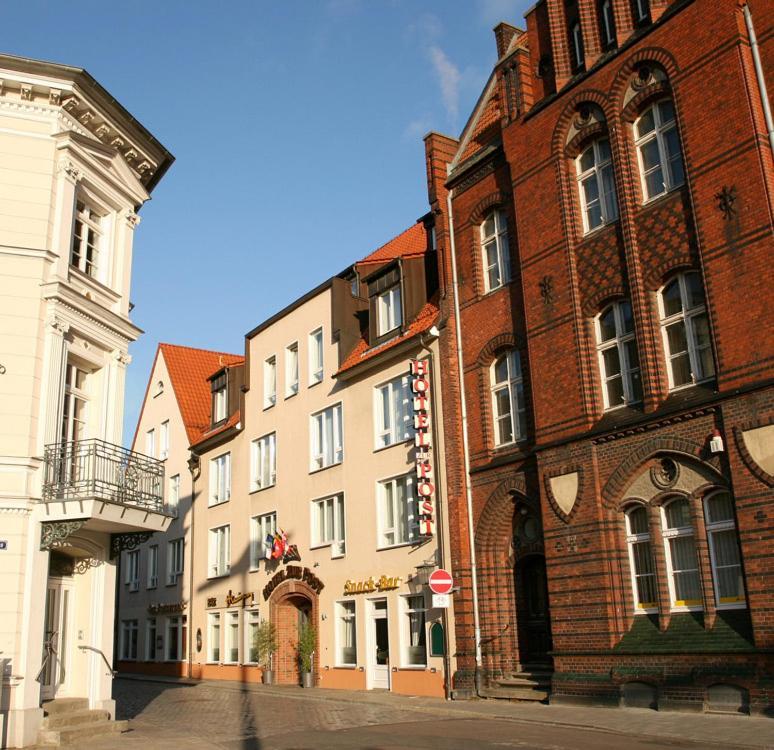Altstadt Hotel Zur Post Stralsund Esterno foto