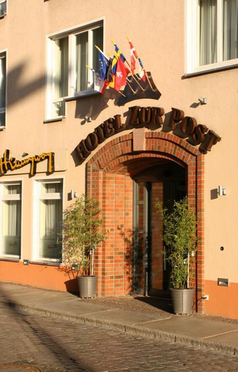 Altstadt Hotel Zur Post Stralsund Esterno foto