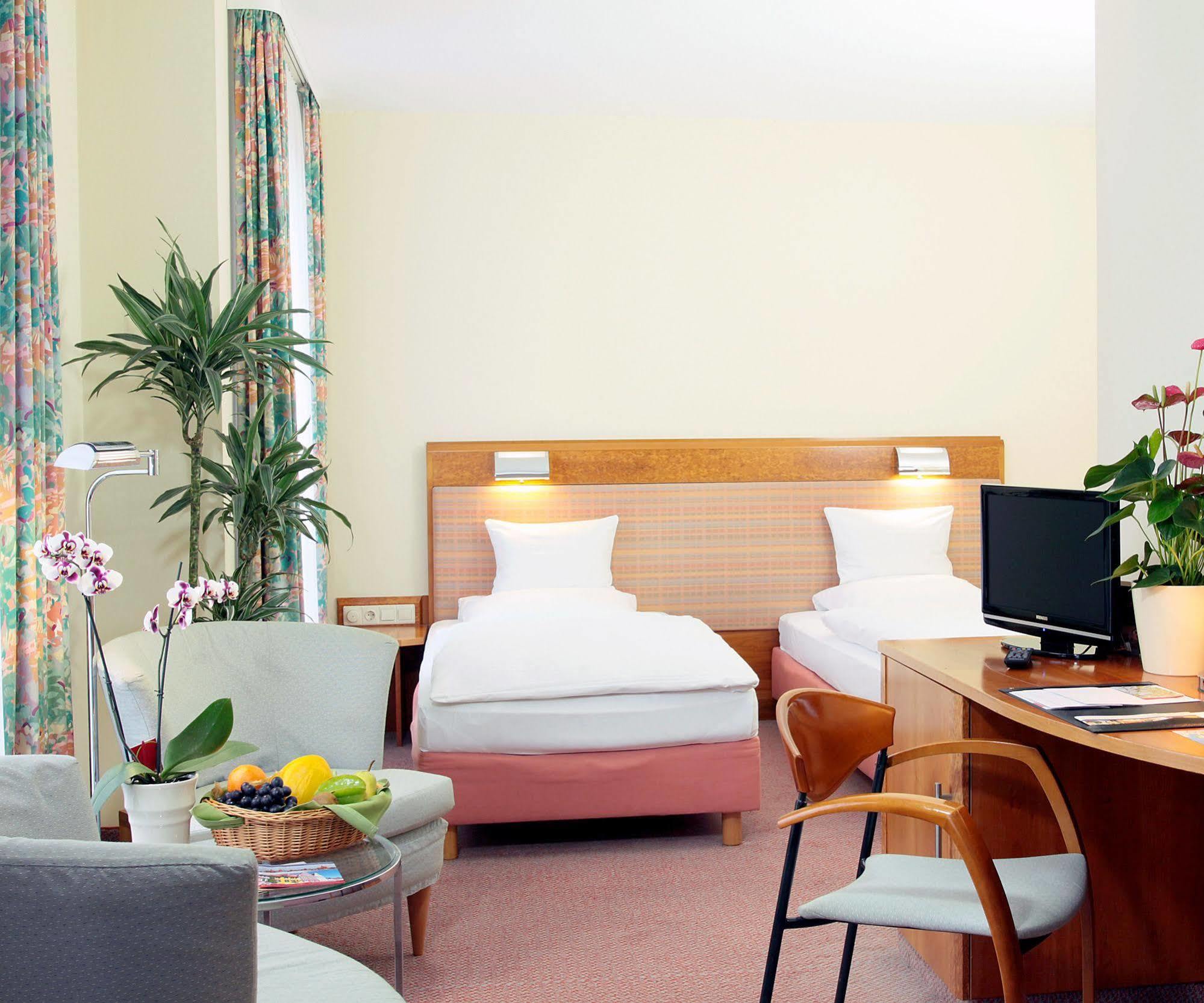 Altstadt Hotel Zur Post Stralsund Esterno foto