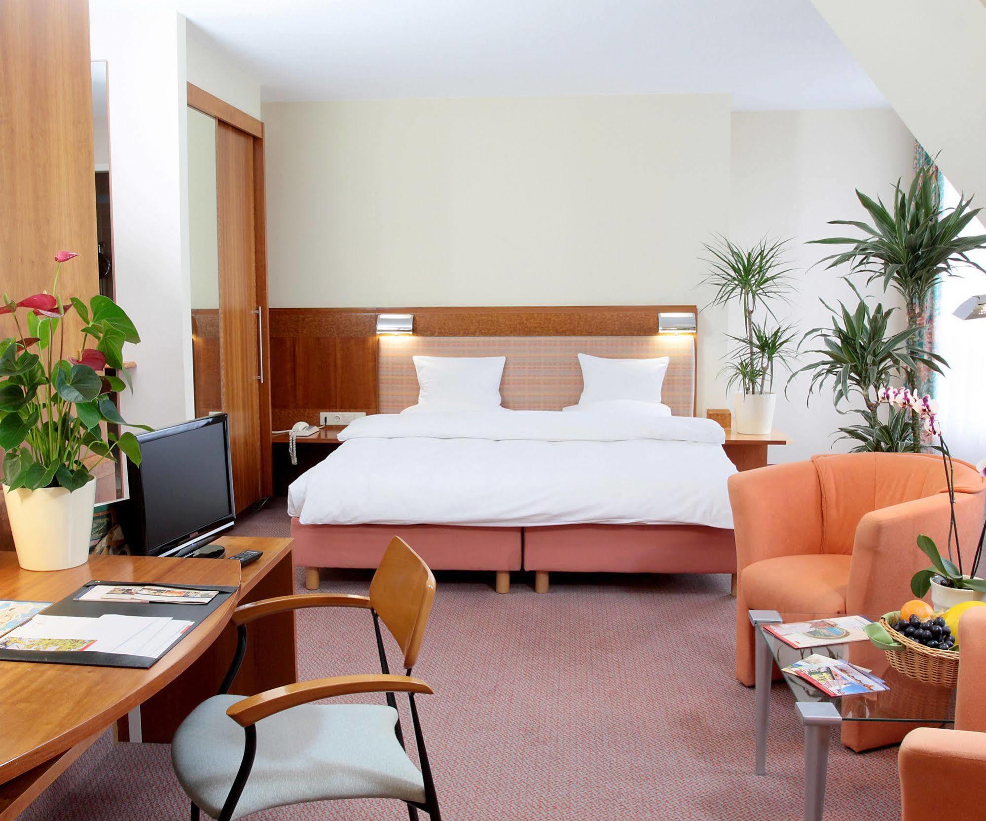 Altstadt Hotel Zur Post Stralsund Esterno foto